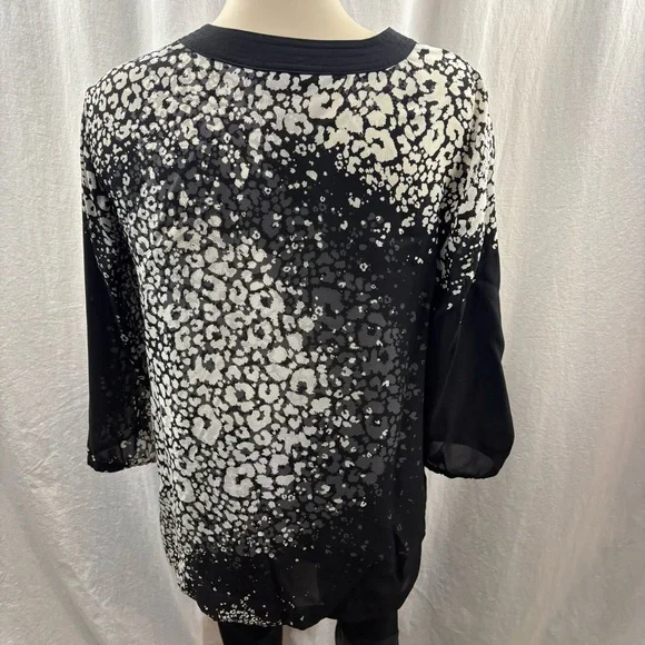Amber Sun Silk Black, White & Grey Print V-Neck Blouse L - Picture 2 of 9